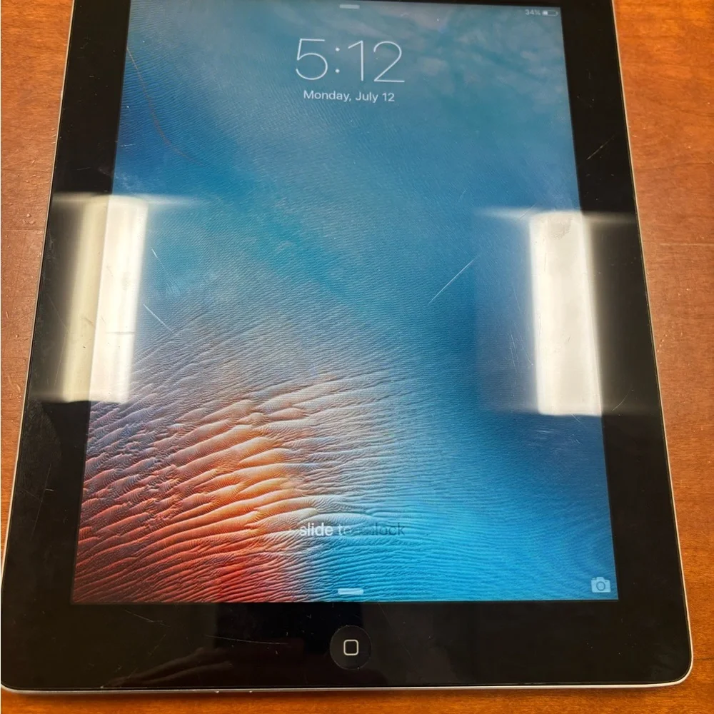 Apple iPad 2nd Generation - 16 GB